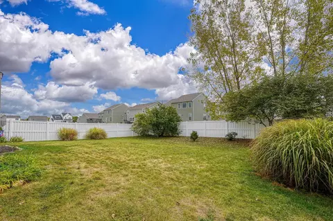 Exterior - 347 Victor Dr, Circleville, OH 43113 photo 10 of 11