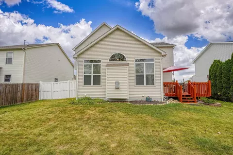 Exterior - 347 Victor Dr, Circleville, OH 43113 photo 6 of 11