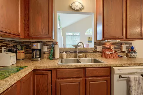 Kitchen - 347 Victor Dr, Circleville, OH 43113 photo 3 of 3
