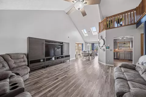 1331 Kellerman Ct, Columbus, OH 43228 photo 3
