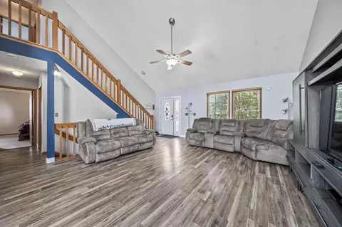 1331 Kellerman Ct, Columbus, OH 43228 photo 5