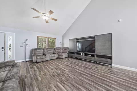 1331 Kellerman Ct, Columbus, OH 43228 photo 6