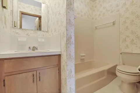 Bath - 245 E South St, Lithopolis, OH 43136 photo 4 of 4