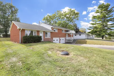 Exterior - 245 E South St, Lithopolis, OH 43136 photo 5 of 14