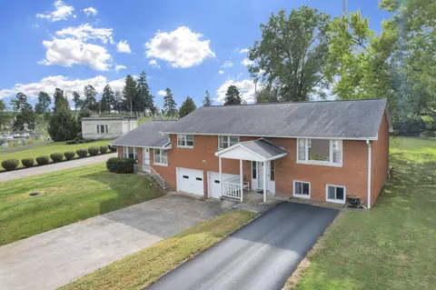 View/Area - 245 E South St, Lithopolis, OH 43136 photo 1 of 6
