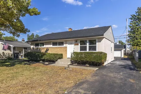 4236 Maplegrove Dr, Grove City, OH 43123