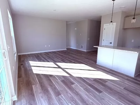 Living - 55 Oldham Ln, Delaware, OH 43015 photo 1 of 1