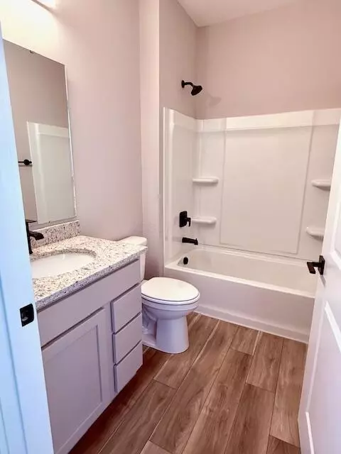 Bath - 55 Oldham Ln, Delaware, OH 43015 photo 3 of 3