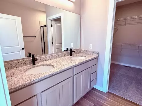 Bath - 55 Oldham Ln, Delaware, OH 43015 photo 1 of 3