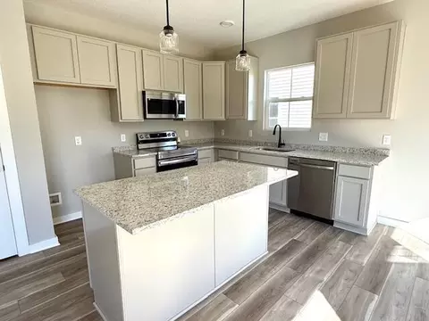 Kitchen - 55 Oldham Ln, Delaware, OH 43015 photo 2 of 2