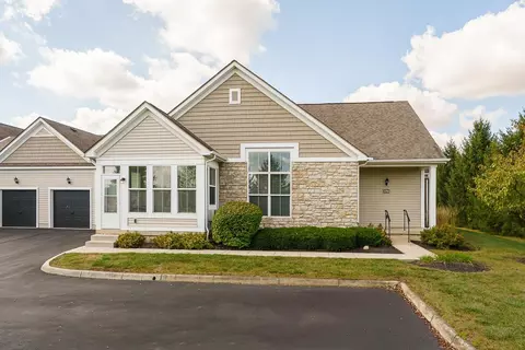 4706 Clubpark Dr #17, Hilliard, OH 43026