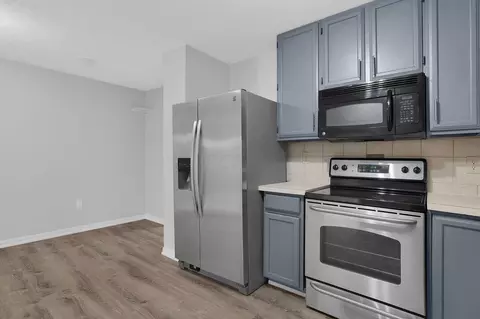 Kitchen - 1068 Tobi Dr, Columbus, OH 43207 photo 2 of 3