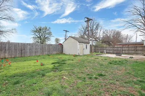 Exterior - 1068 Tobi Dr, Columbus, OH 43207 photo 4 of 5