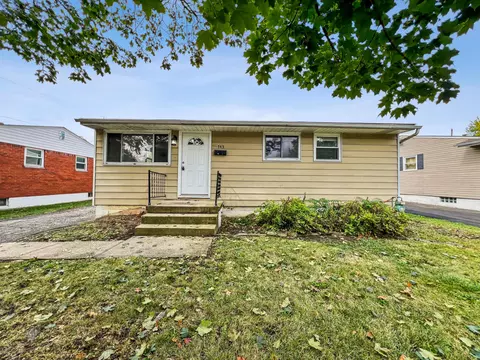 743 Holly Hill Dr, Columbus, OH 43228