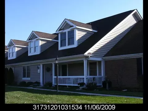 6623 Henschen Cir, Westerville, OH 43082