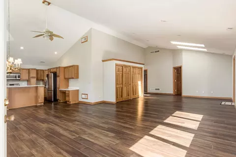 73 E North St, Lithopolis, OH 43136 photo 5