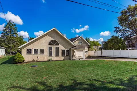 73 E North St, Lithopolis, OH 43136 photo 3