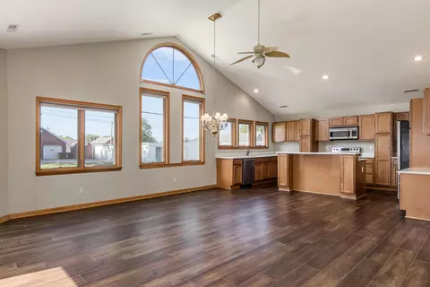 73 E North St, Lithopolis, OH 43136 photo 7