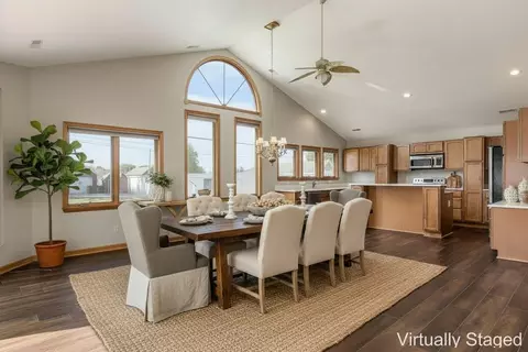 73 E North St, Lithopolis, OH 43136 photo 6