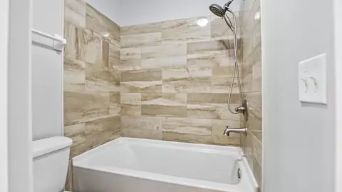 Bath - 6342 Bannister Dr, Dublin, OH 43017 photo 5 of 5