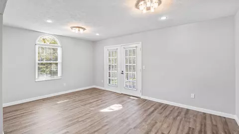 Living - 6342 Bannister Dr, Dublin, OH 43017 photo 2 of 5