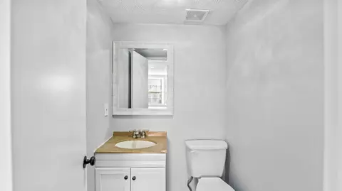 Bath - 6342 Bannister Dr, Dublin, OH 43017 photo 1 of 5