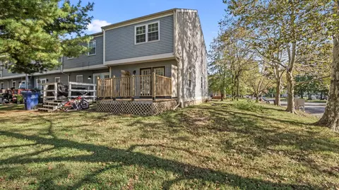Exterior - 6342 Bannister Dr, Dublin, OH 43017 photo 6 of 11