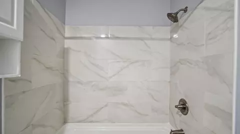 Bath - 6342 Bannister Dr, Dublin, OH 43017 photo 3 of 5