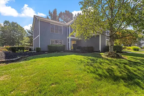900 Old Pine Dr, Columbus, OH 43230