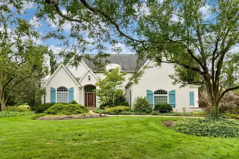 6954 Lakeside Ct, Westerville, OH 43082