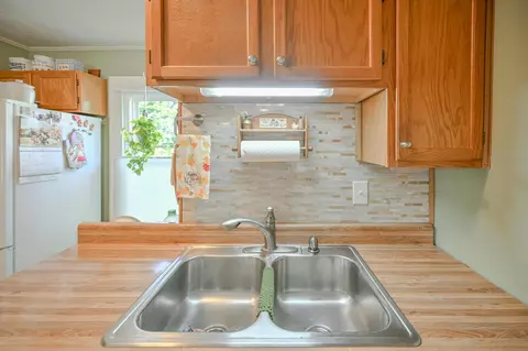 Kitchen - 415 Belleaire Ave, Springfield, OH 45503 photo 6 of 9