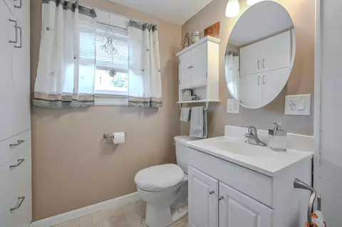 Bath - 415 Belleaire Ave, Springfield, OH 45503 photo 3 of 3