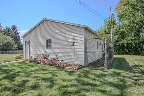 Exterior - 415 Belleaire Ave, Springfield, OH 45503 photo 12 of 14