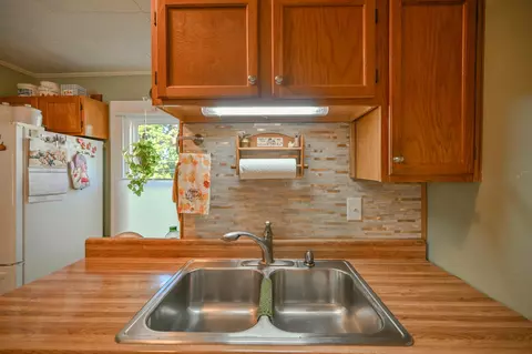 Kitchen - 415 Belleaire Ave, Springfield, OH 45503 photo 4 of 9