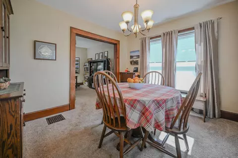 Dining - 415 Belleaire Ave, Springfield, OH 45503 photo 2 of 3