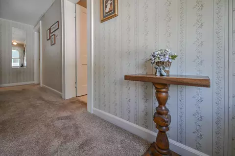 Entry Way - 415 Belleaire Ave, Springfield, OH 45503 photo 6 of 6
