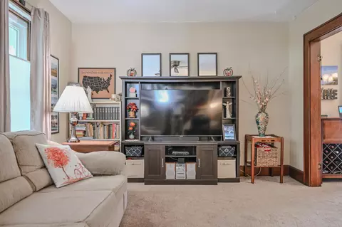 Living - 415 Belleaire Ave, Springfield, OH 45503 photo 2 of 4