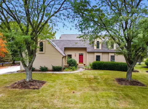 8656 Davington Dr, Dublin, OH 43017