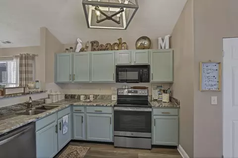 Kitchen - 5480 Lanterns Way #355, Orient, OH 43146 photo 3 of 4