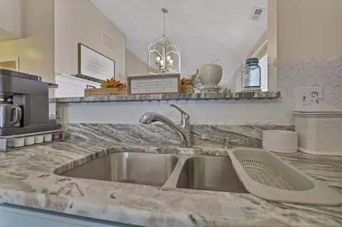 Kitchen - 5480 Lanterns Way #355, Orient, OH 43146 photo 4 of 4