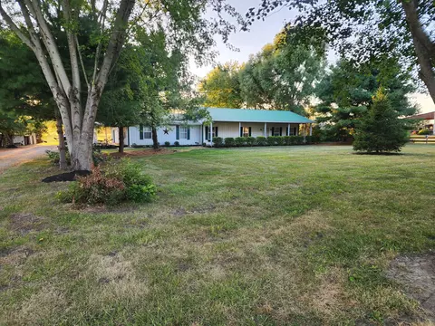 Exterior - 28129 Kime Holderman Rd, Circleville, OH 43113 photo 5 of 8