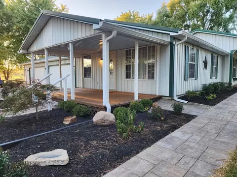 Exterior - 28129 Kime Holderman Rd, Circleville, OH 43113 photo 2 of 8