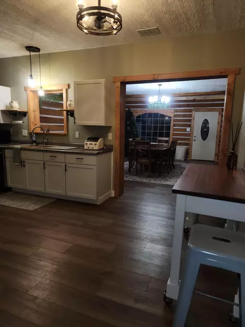 Kitchen - 28129 Kime Holderman Rd, Circleville, OH 43113 photo 2 of 2