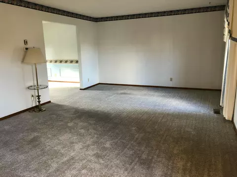 Living - 1667 Marion Edison Rd, Marion, OH 43302 photo 1 of 1