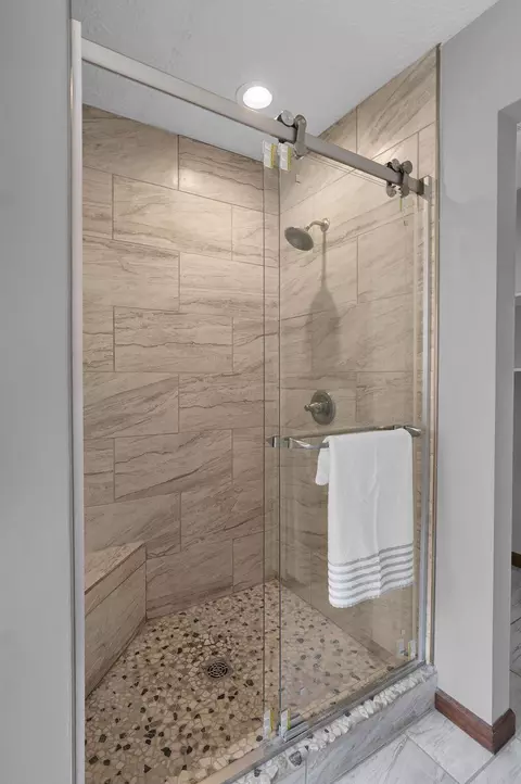 Bath - 5583 Durrett Rd, Orient, OH 43146 photo 1 of 5