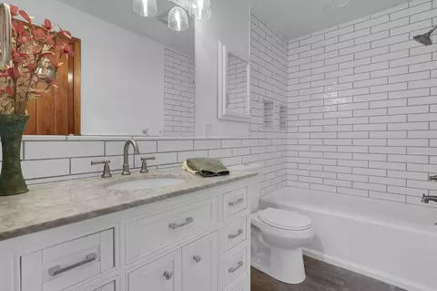 Bath - 5583 Durrett Rd, Orient, OH 43146 photo 2 of 5