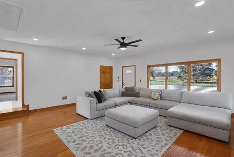 Living - 5583 Durrett Rd, Orient, OH 43146 photo 1 of 2