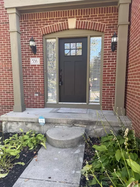 536 Springwood Lake Dr, Gahanna, OH 43230