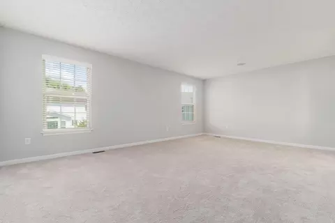 Living - 205 Cornstalk St, Pickerington, OH 43147 photo 5 of 6
