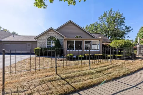 137 Abbeycross Ln, Westerville, OH 43082